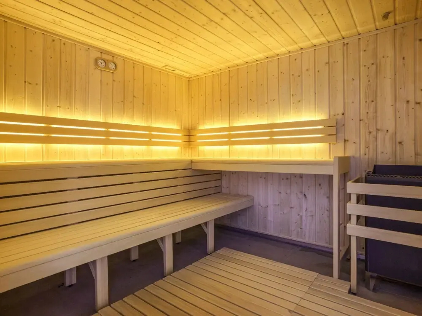 Valley-view Apartment Near Ski Lift and Skiing Area