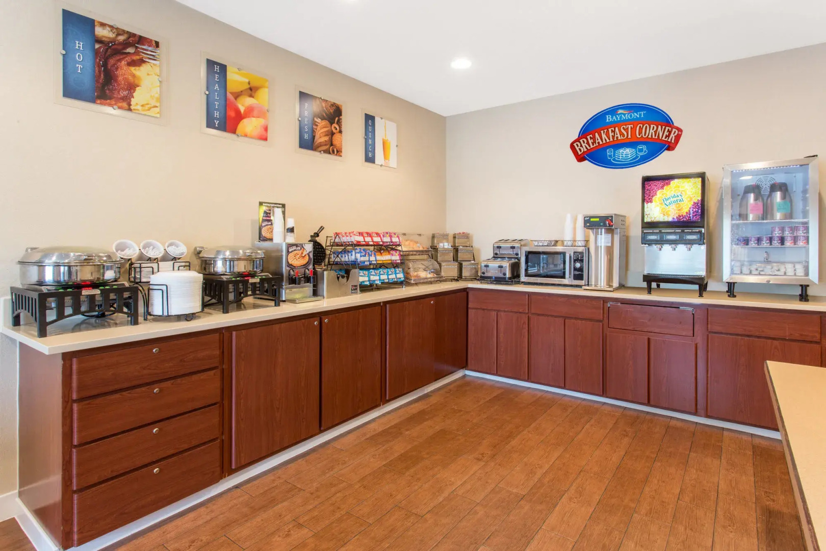 Clarion Pointe Mattoon near University