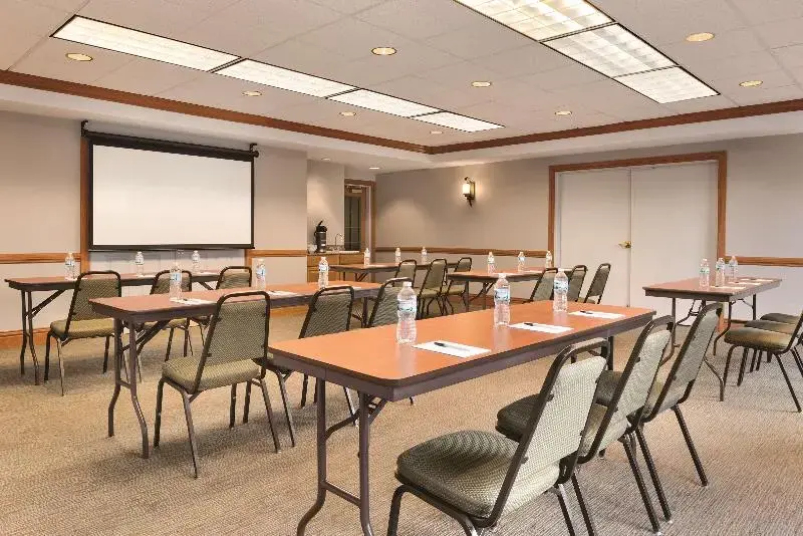 Country Inn & Suites Portage