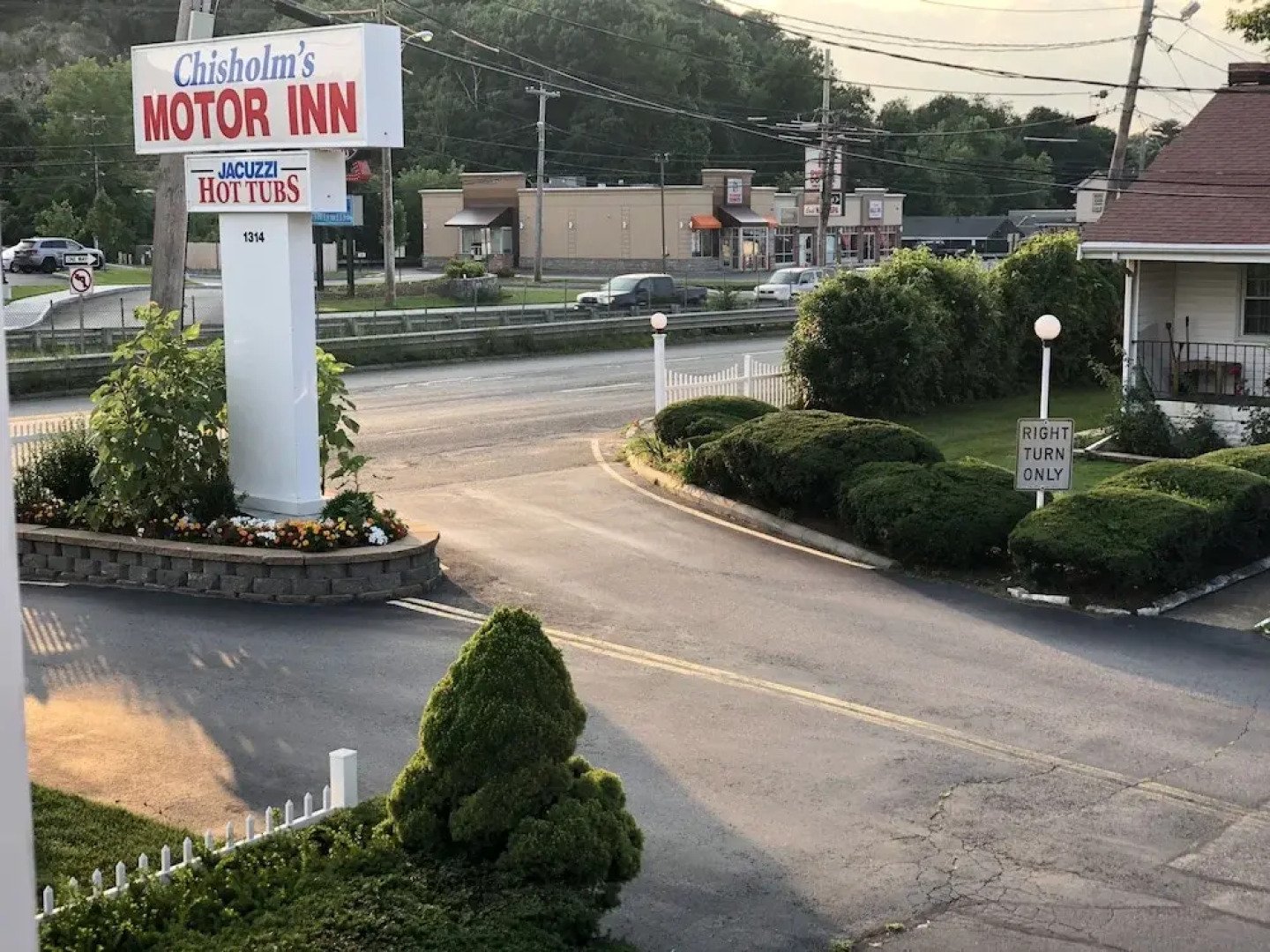 Chisholms Motor Inn