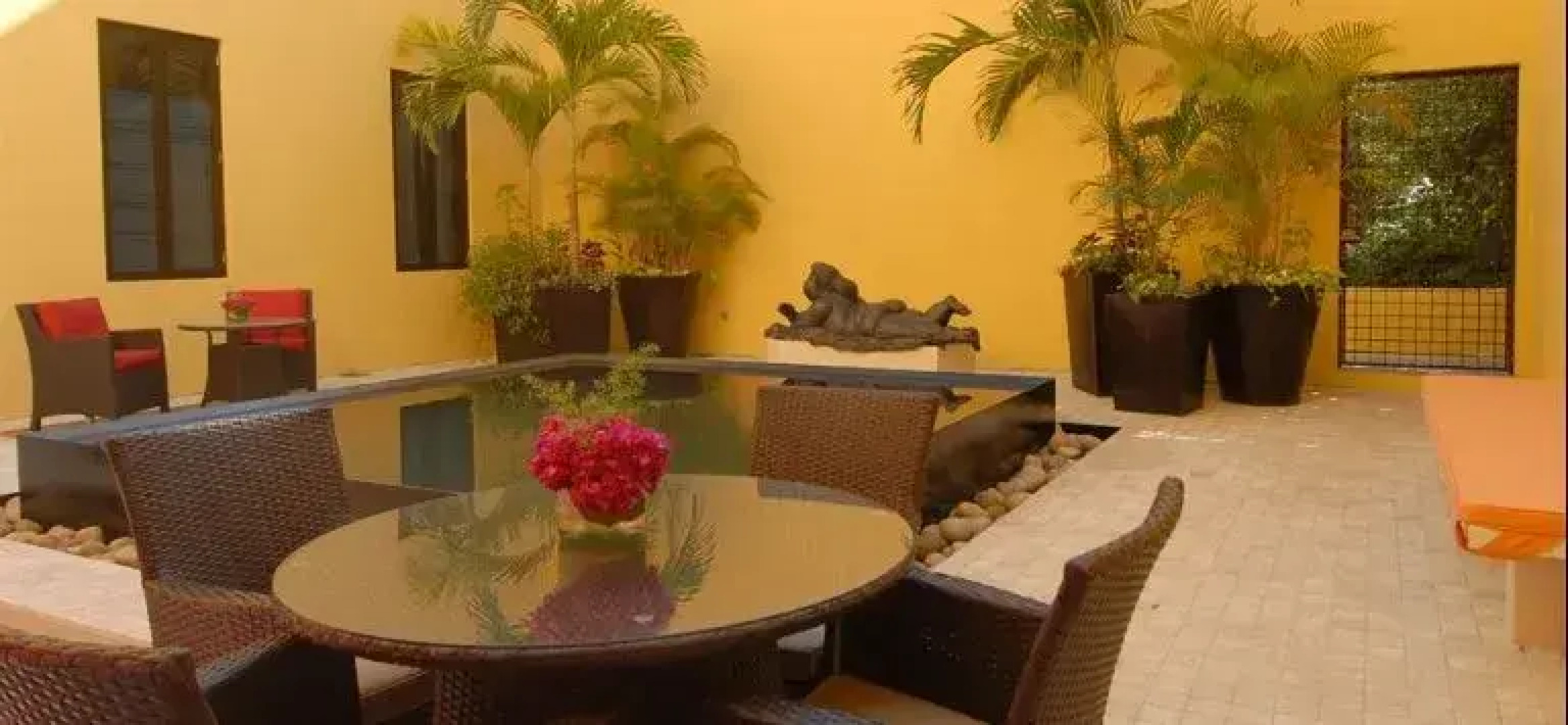 Villa Azalea Inn & Organic Farm