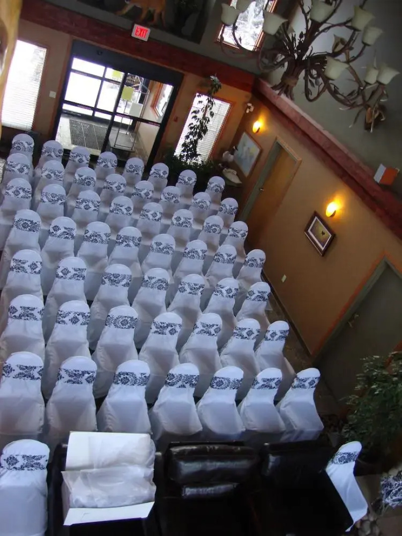 Elkwater Lake Lodge and Resort