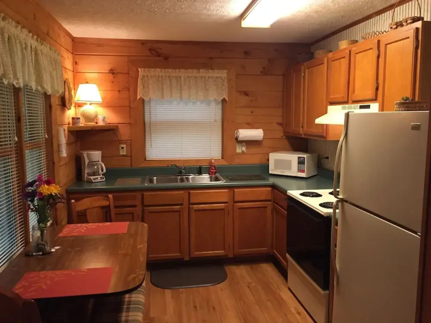 Misty Creek Log Cabins