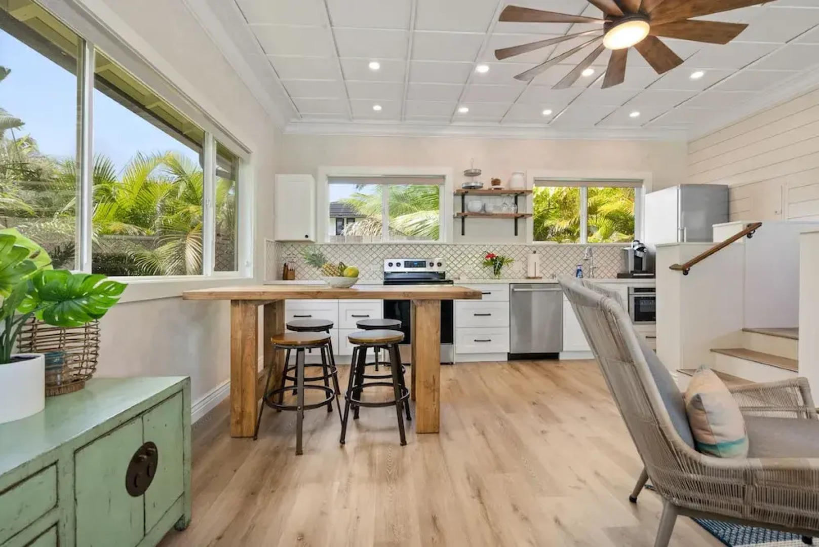 Hale Oahu Estate by Avantstay Kailua Beachfront Estate w/ Guest House