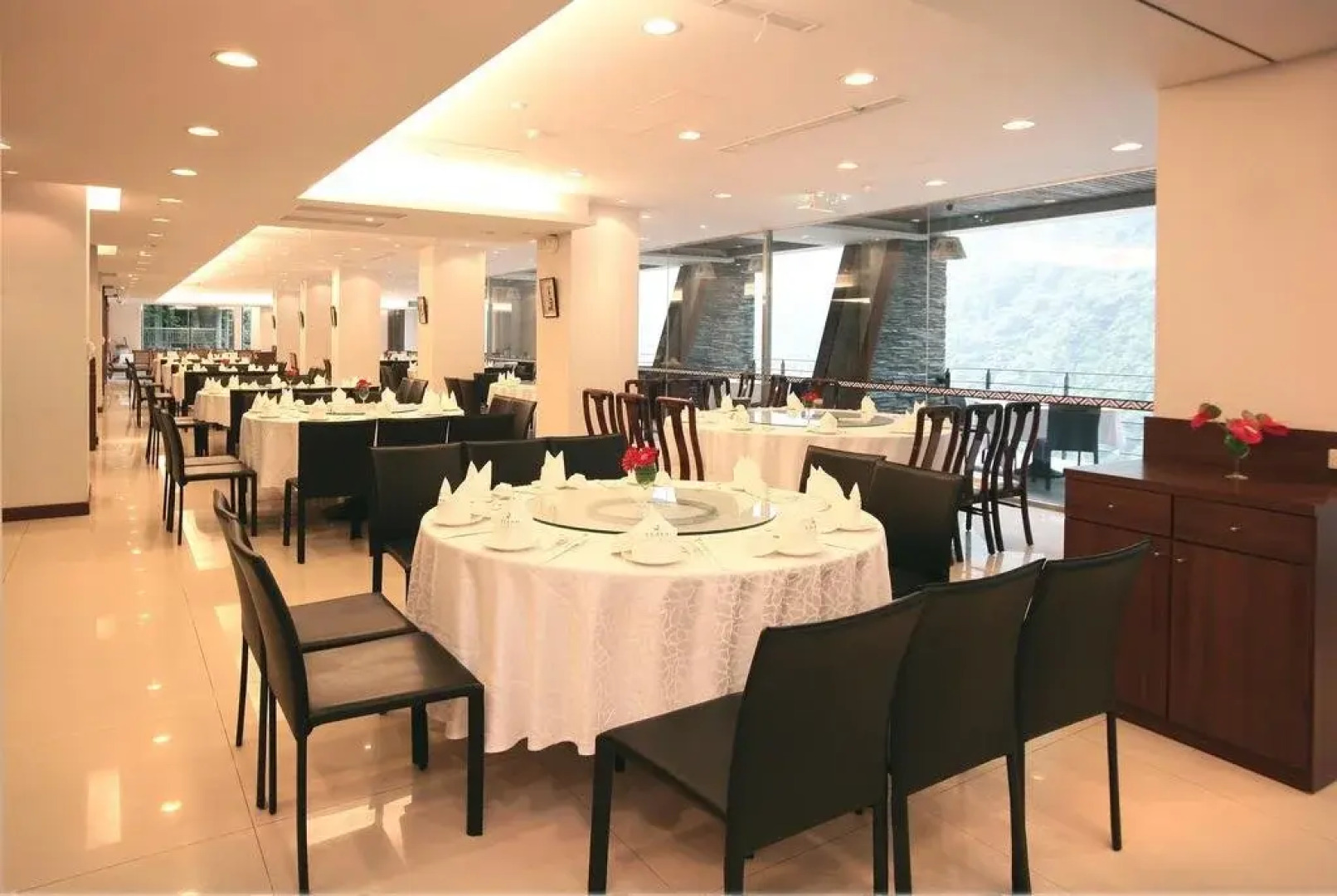 Naluwan Spring Resort Hotel