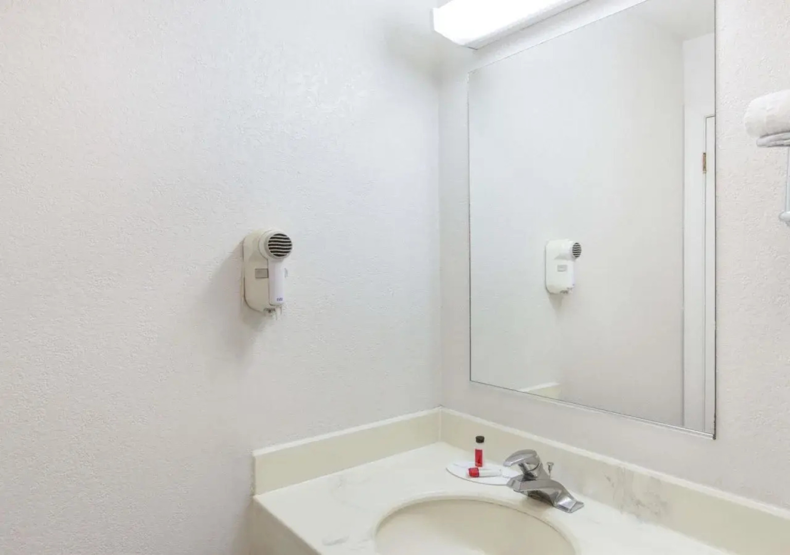 Travelodge by Wyndham Los Banos CA