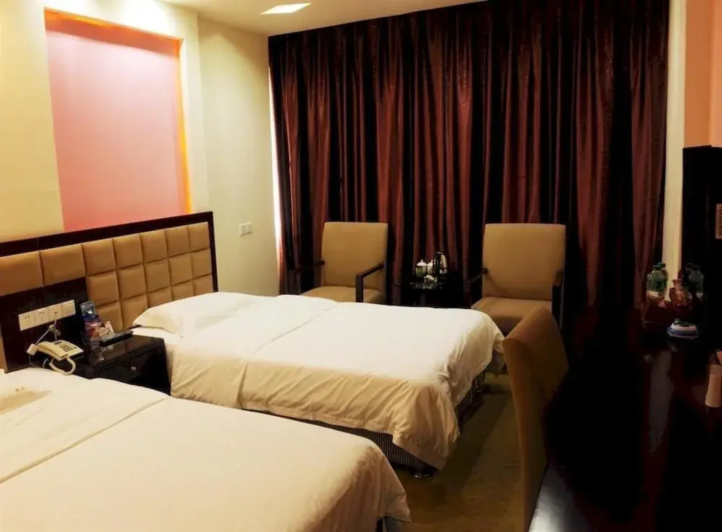 Leshan Kailai Business Hotel