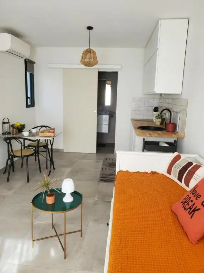 Charmant studio moderne avec extérieur