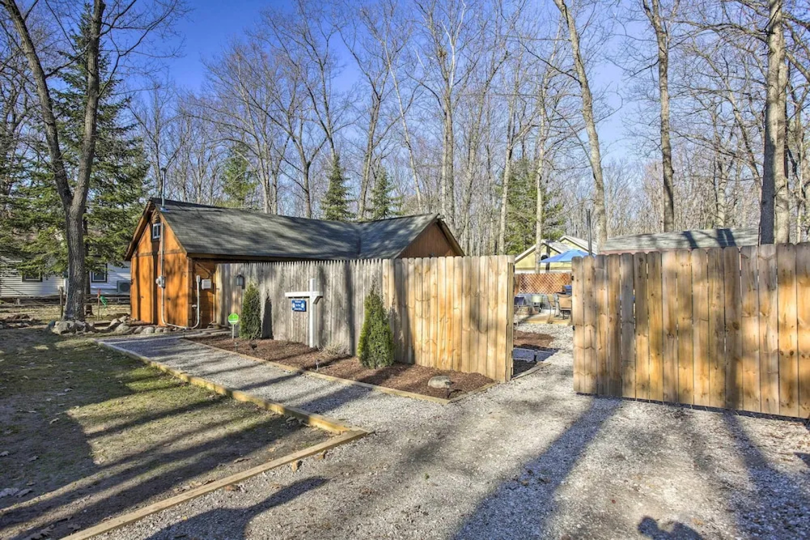 'work, Play & Get Away Cabin' Near Higgins Lake!