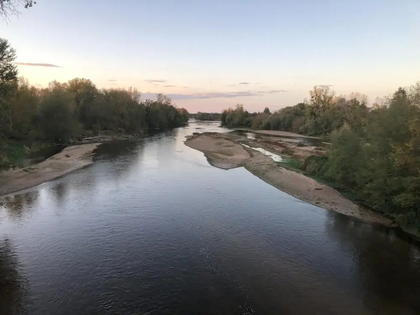Charming Home by River Allier Hiking Trails