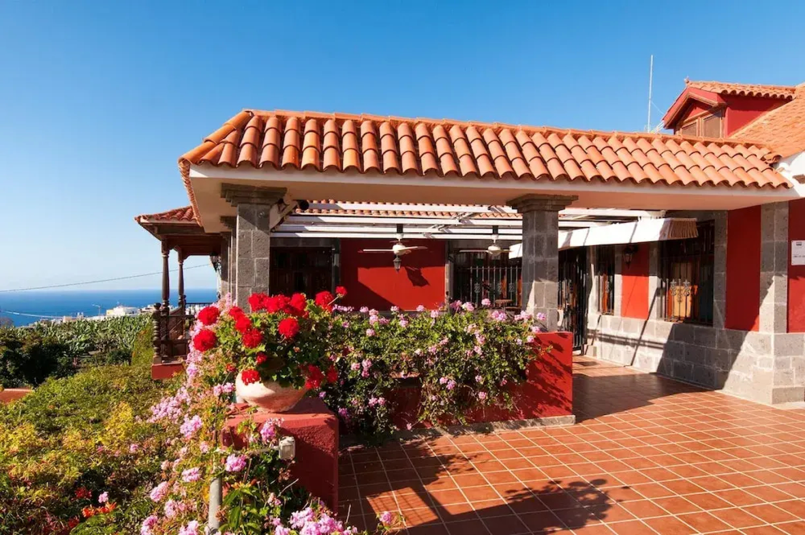 Villa for 10 in Gran Canaria Near Arucas Village