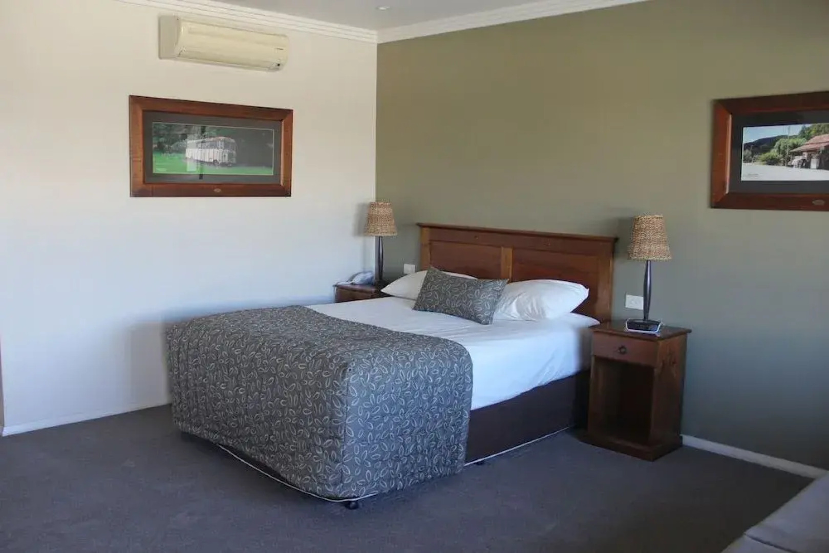 Saltbush Motor Inn