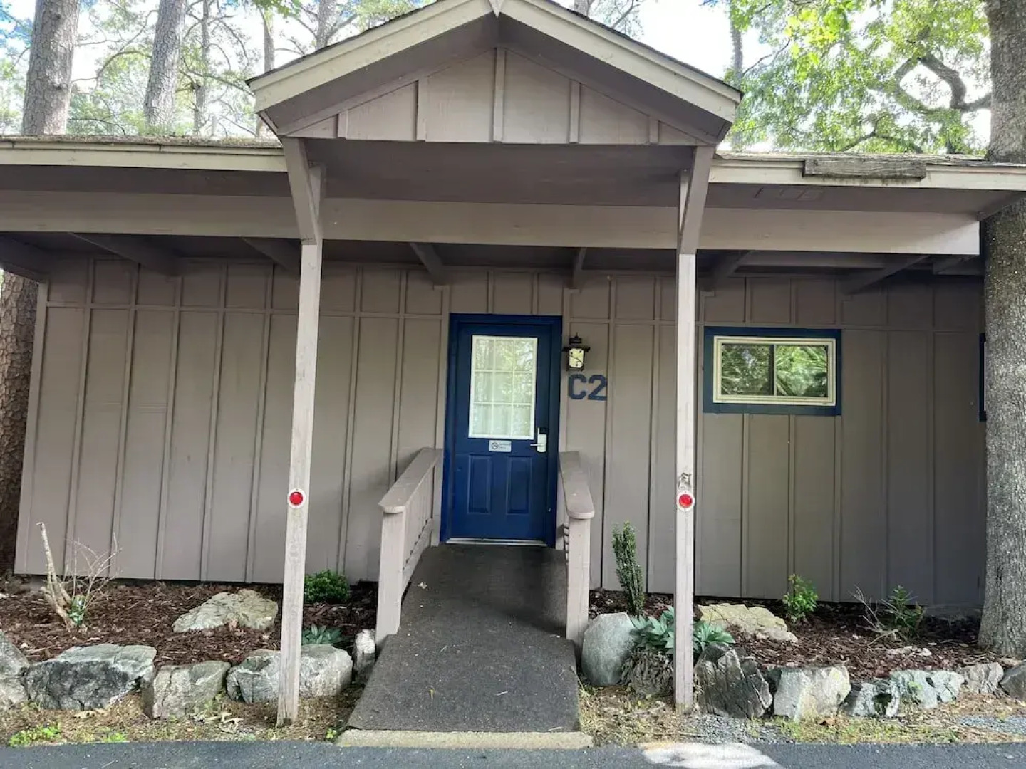 Mountain Harbor Lodge cottage on Lake Ouachita by RedAwning
