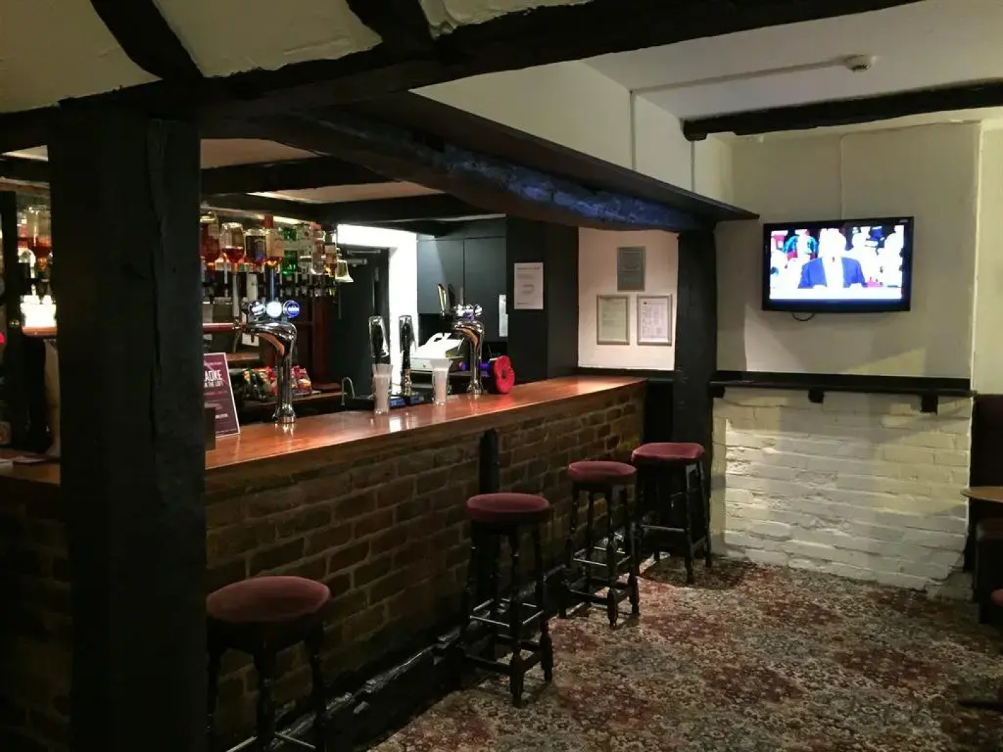 The Queens Head Hotel