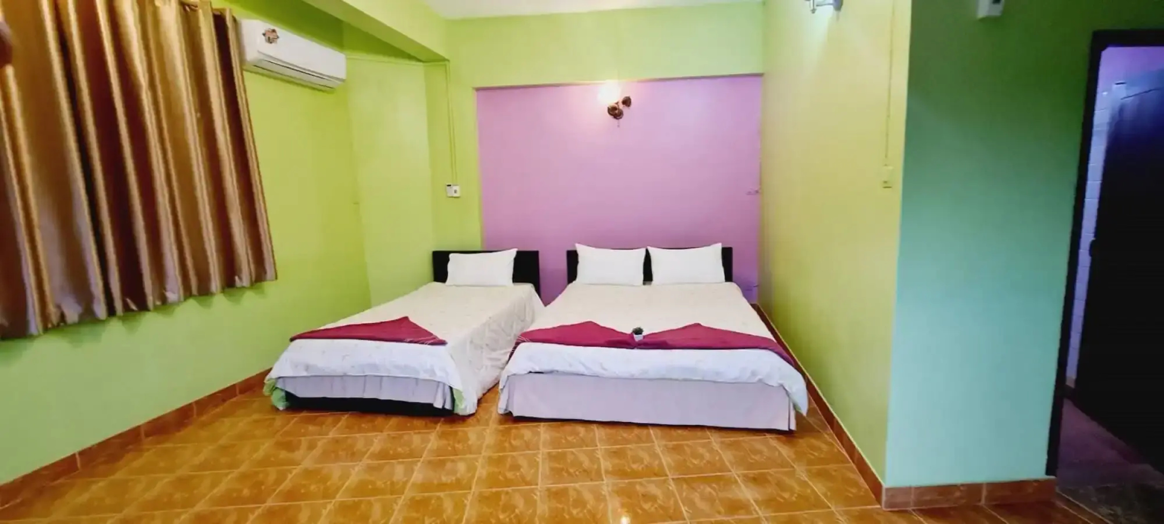 Royal Land Mae Klong Hotel