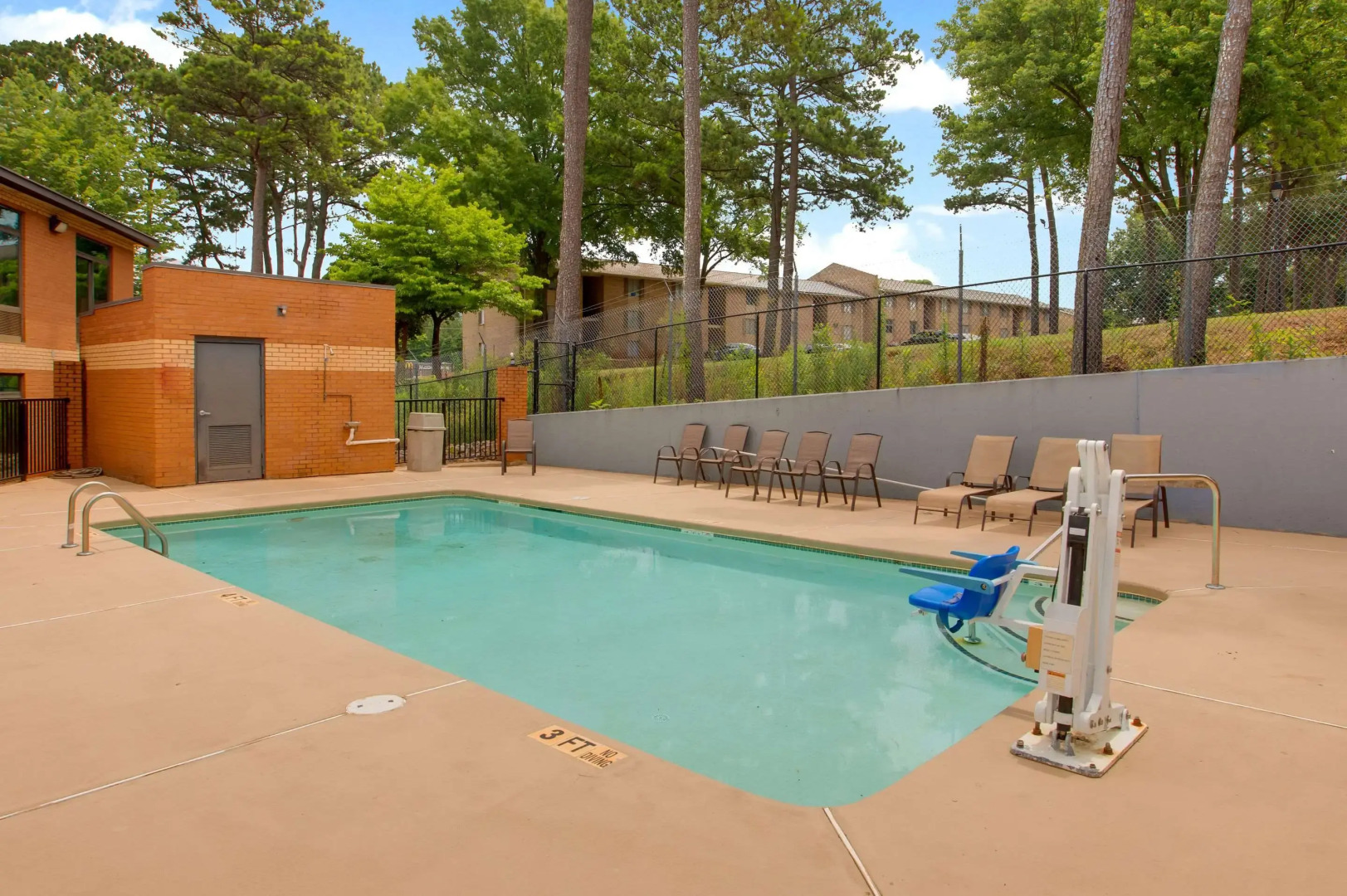 Clarion Pointe Atlanta Airport College Park