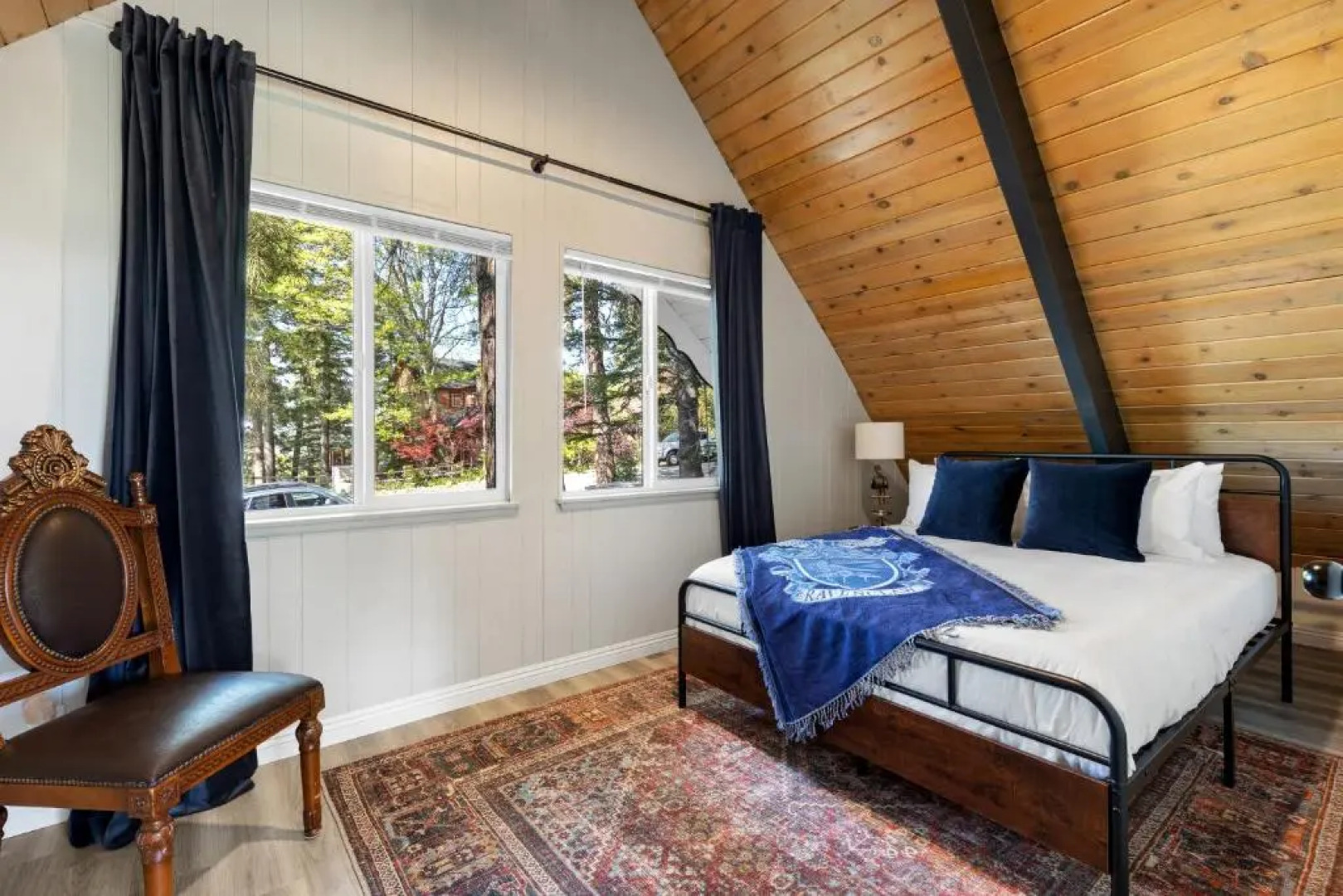 The Matterhorn Manor by Avantstay Harry Potter Inspired A-frame Home w/ Hot Tub & Views