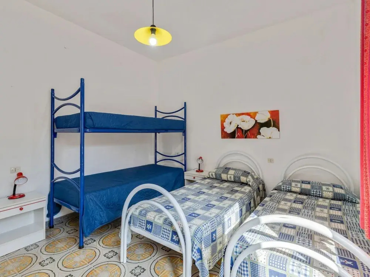 Spacious Holiday Home in Tresnuraghes near Sea