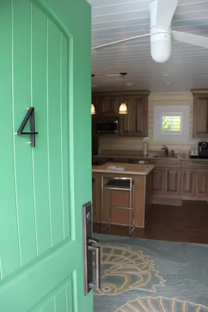 6West Beach Cottages