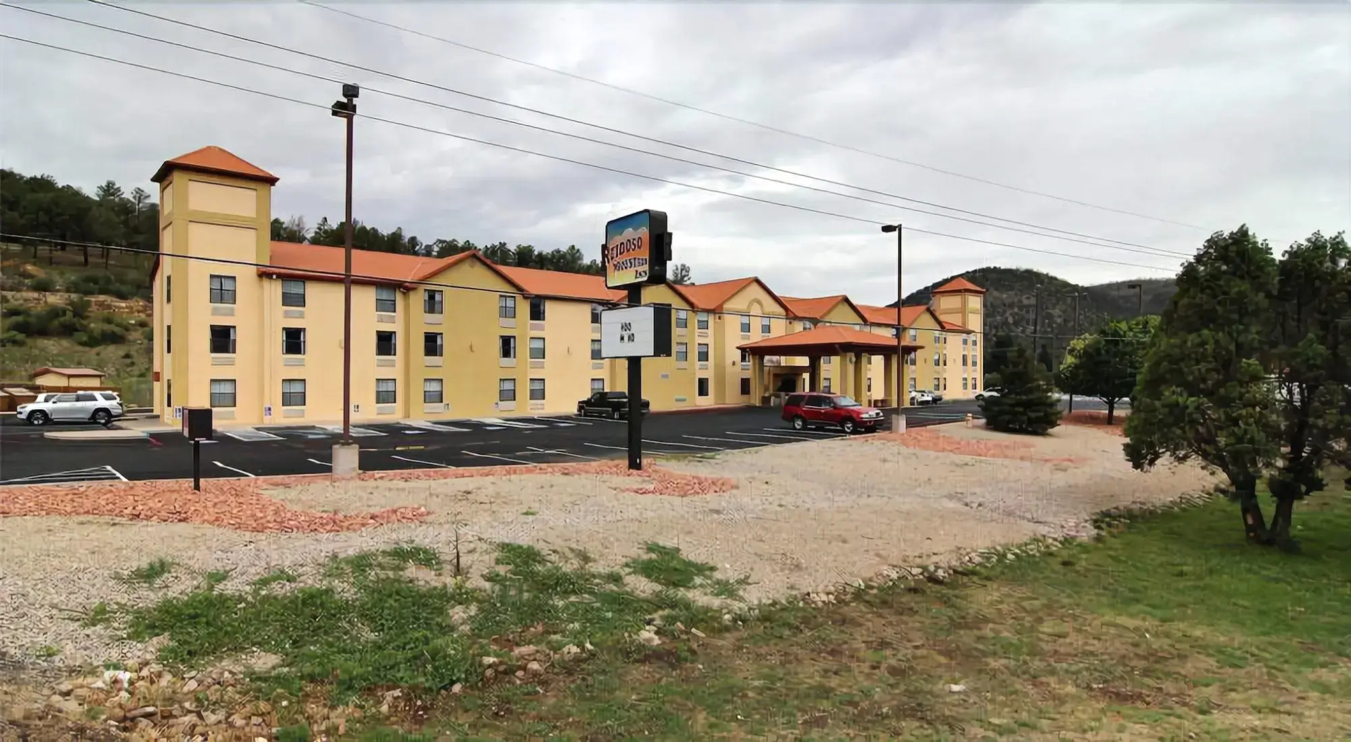 Ruidoso Mountain Inn