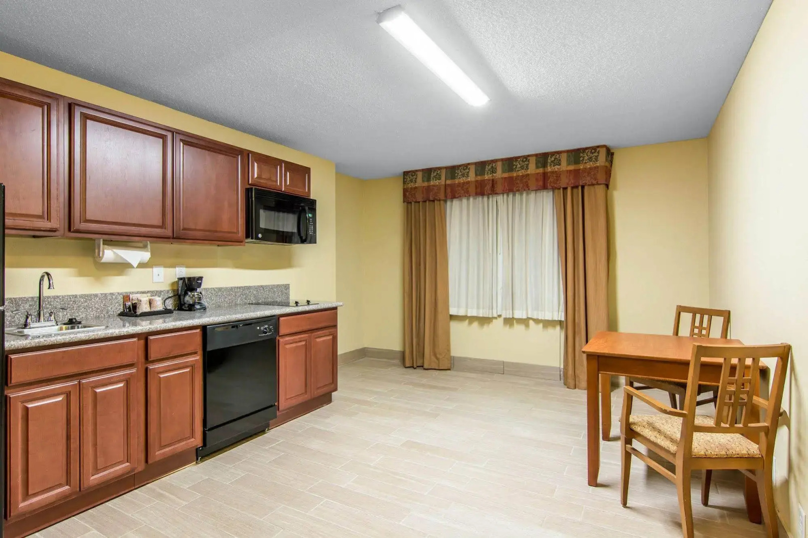 MainStay Suites Williamsburg Historic Area