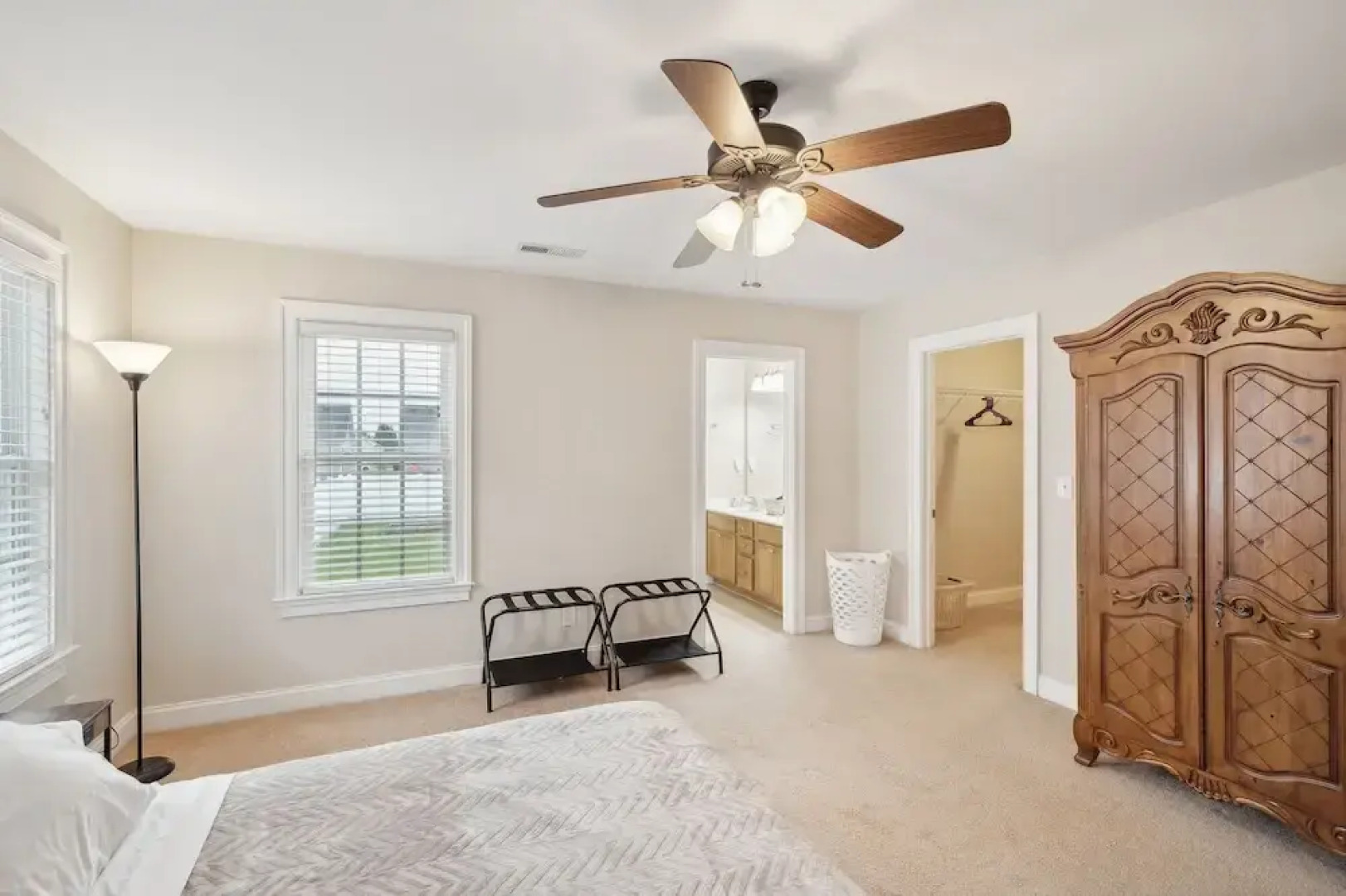 Charming Family Retreat With Spacious Yard 3 Bedroom Home