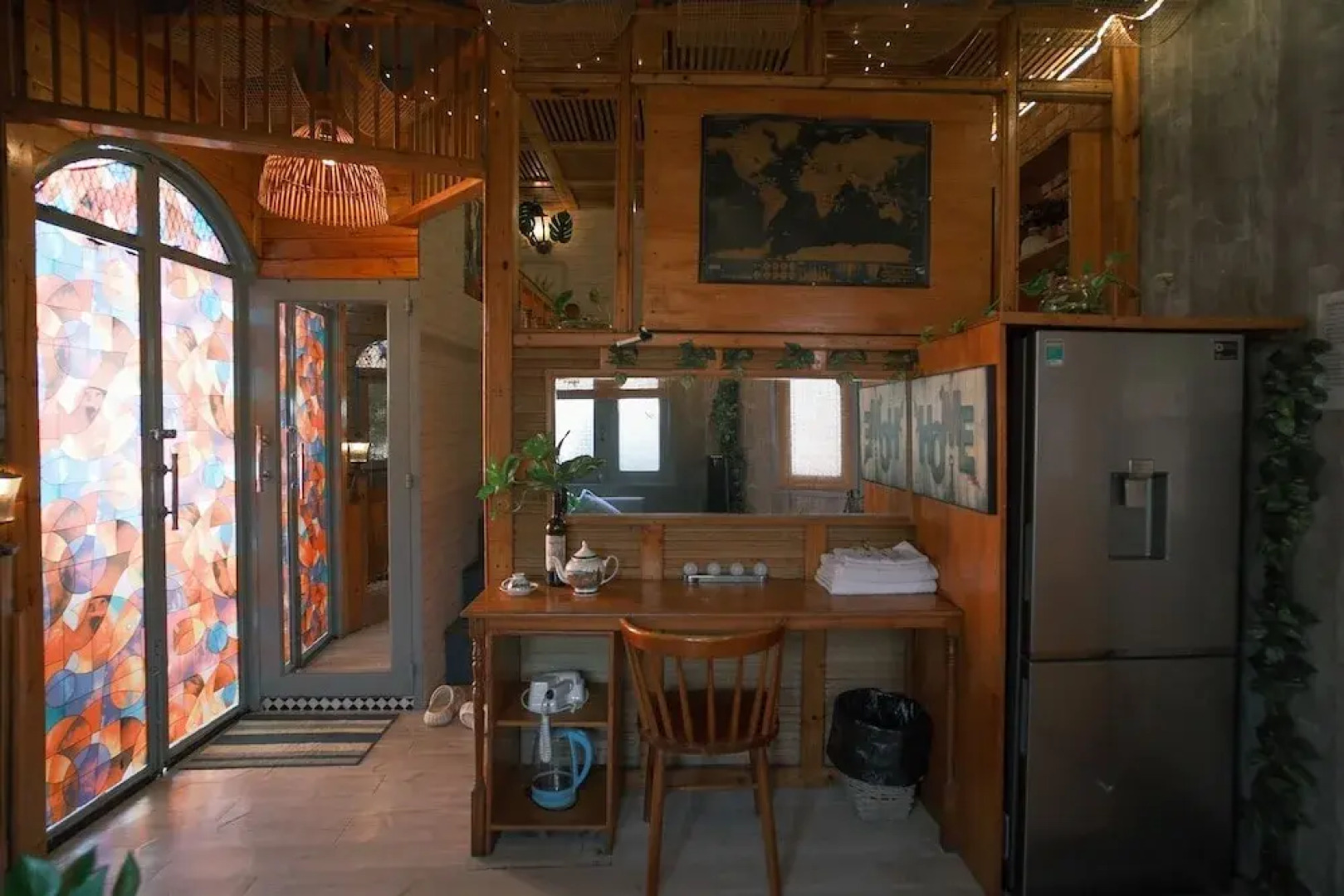 1984 Hotel Kien Giang