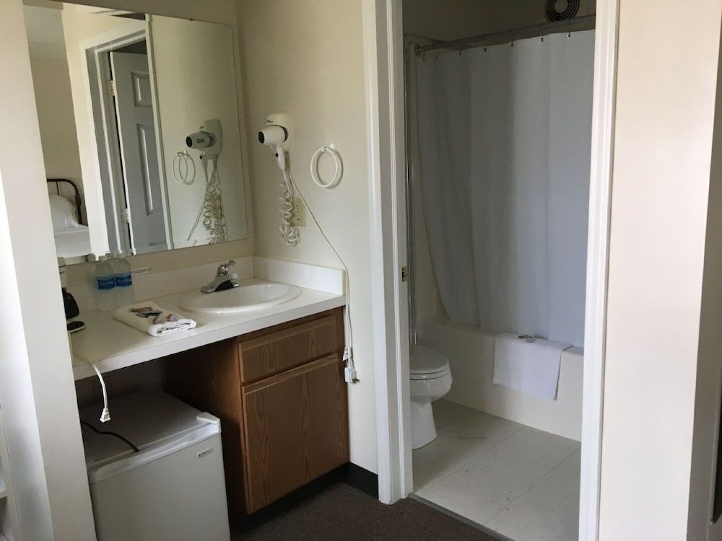 Sugarcreek Village Inn