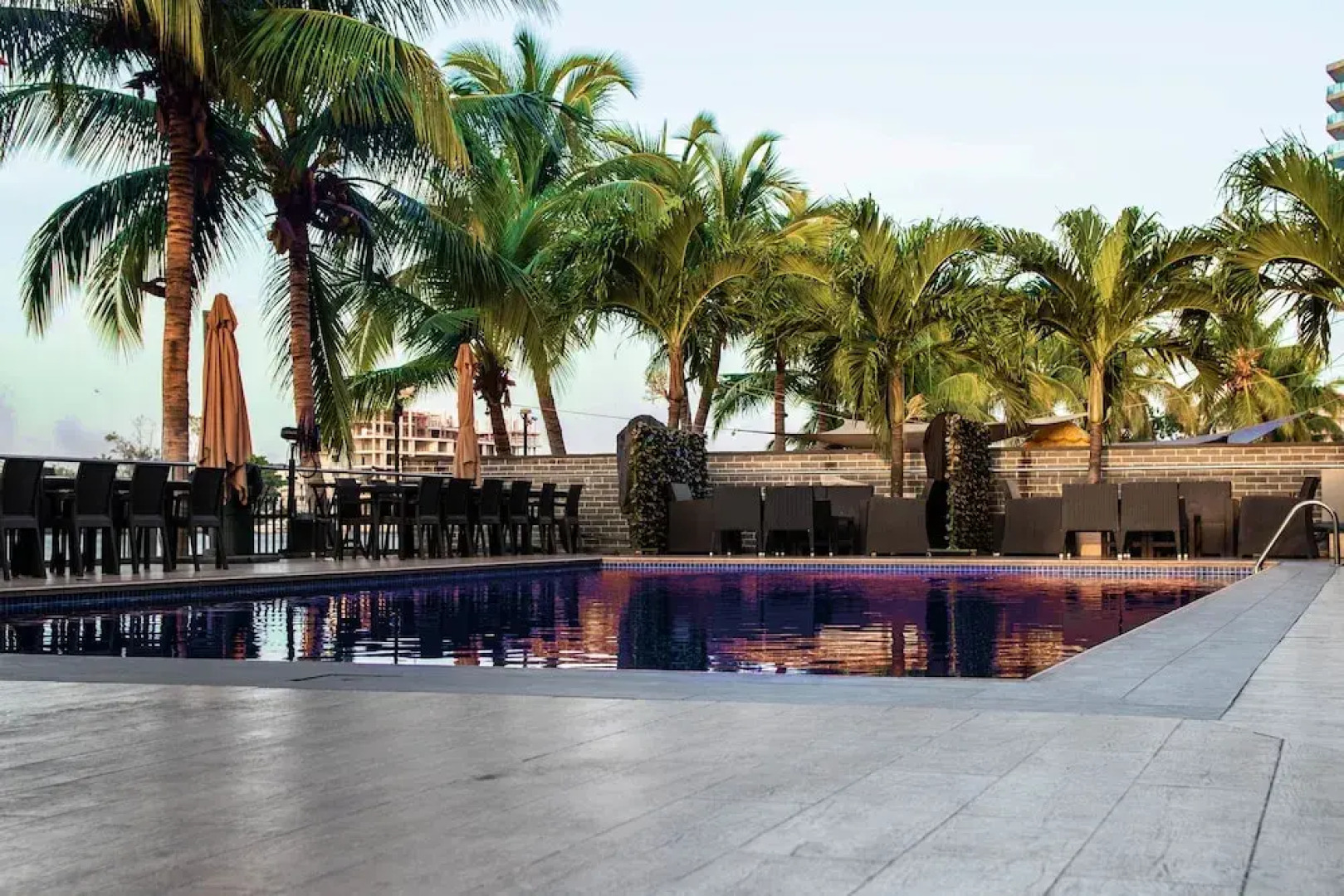 Maroko Bayshore Suites