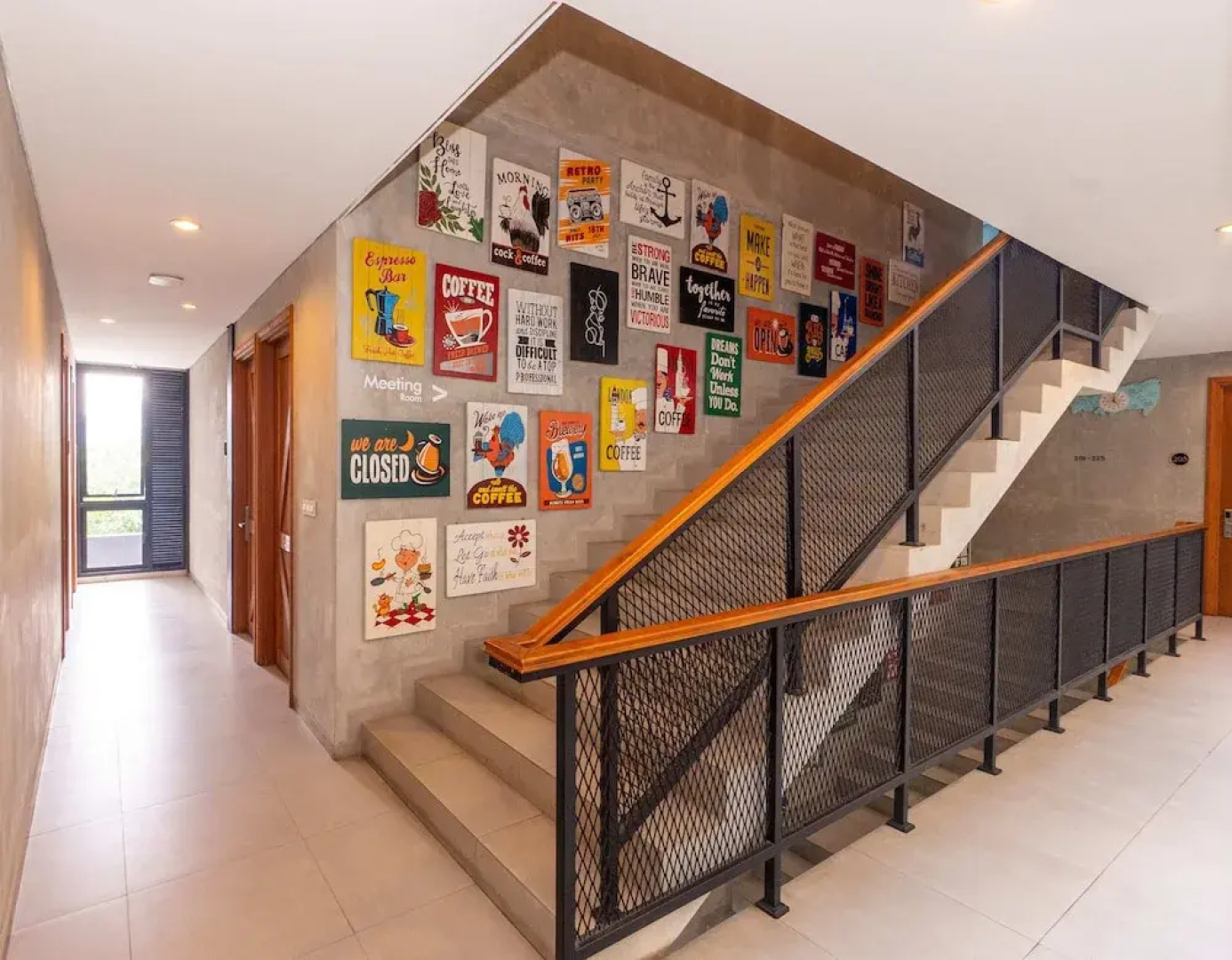 Summerville Hotel & Coffee Shop