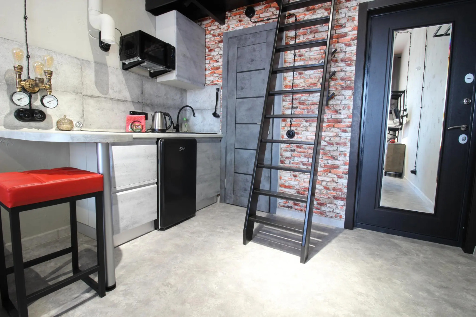 Максимум на улице Григорьева