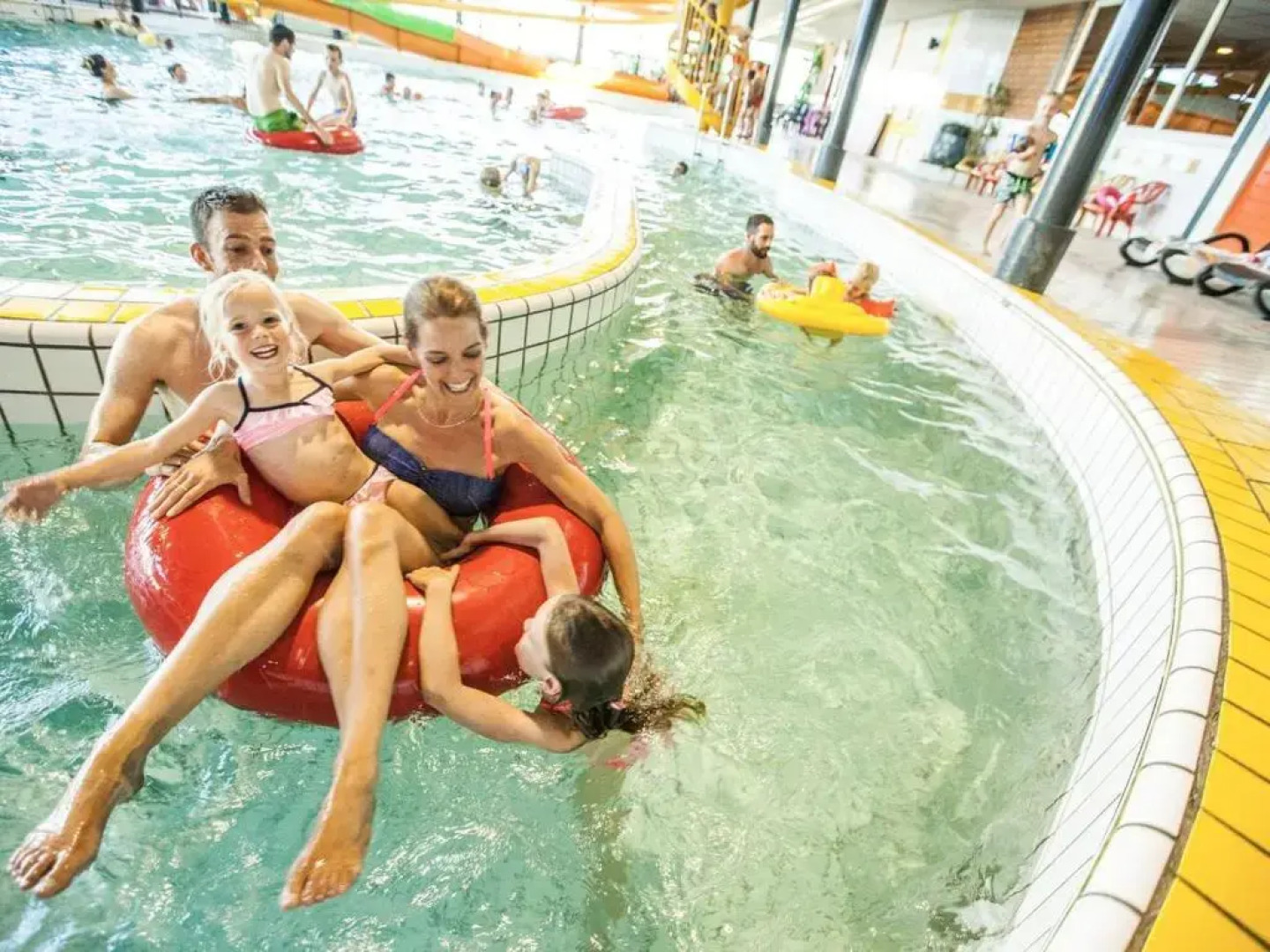 Chalet Casablanca, 80m2 met veel comfort op fantastisch 5-sterren vakantiepark met zwembaden