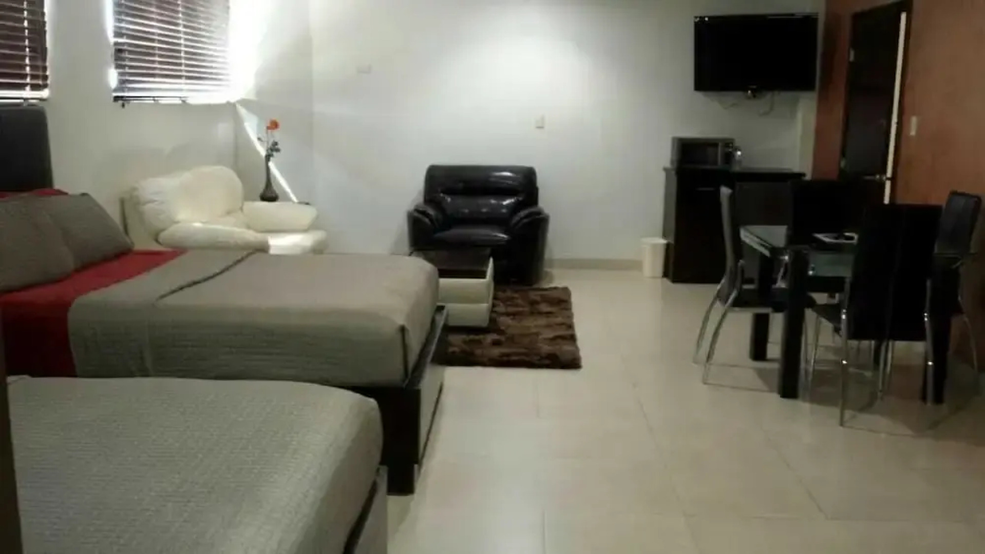 Premier Hotel Suites