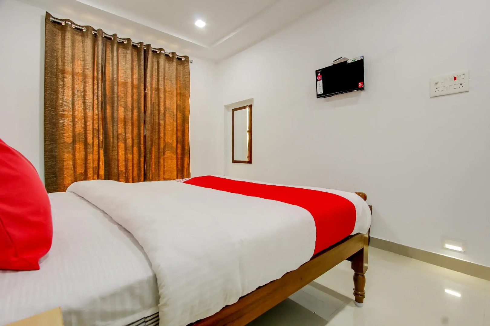 OYO 69625 Mayuraa Residency