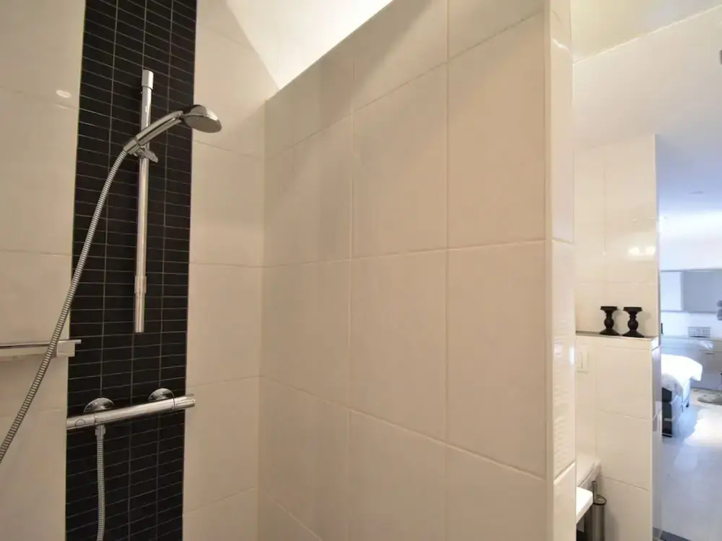 Modern Villa in Harderwijk with Sauna & Hot Tub