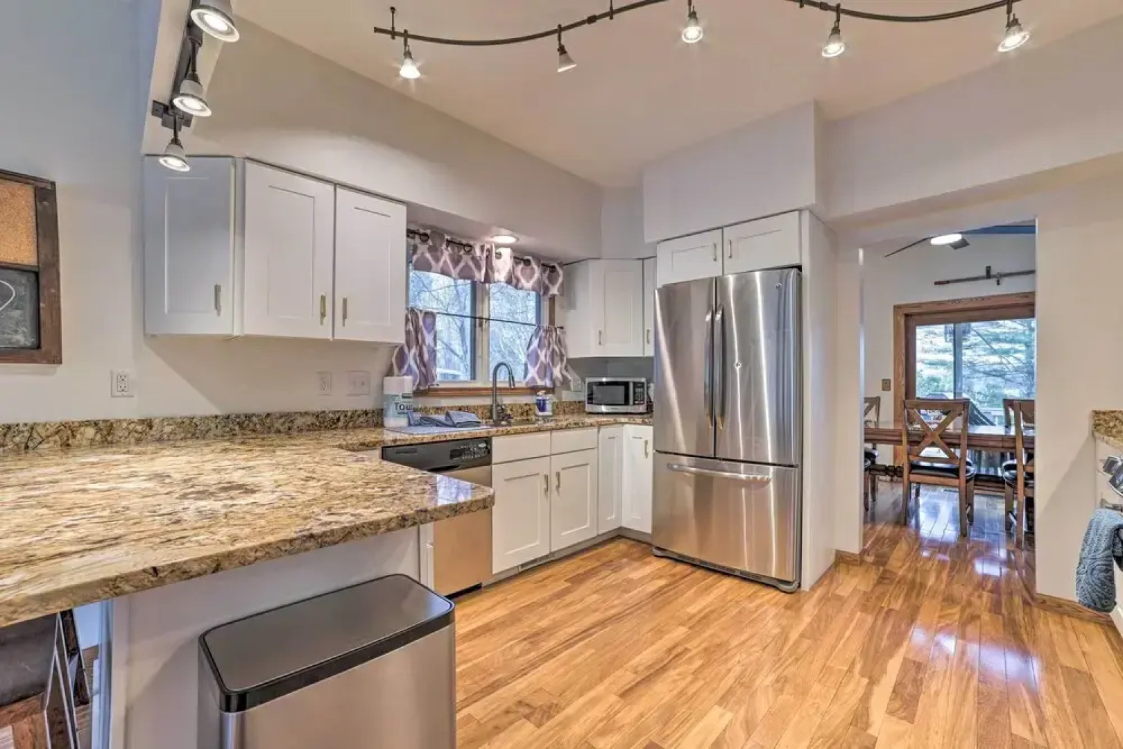 Chain of Lakes Escape in Bellaire w/ River Access