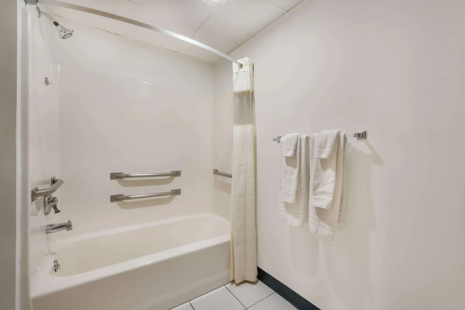 Days Inn by Wyndham Osage Beach Lake of the Ozarks