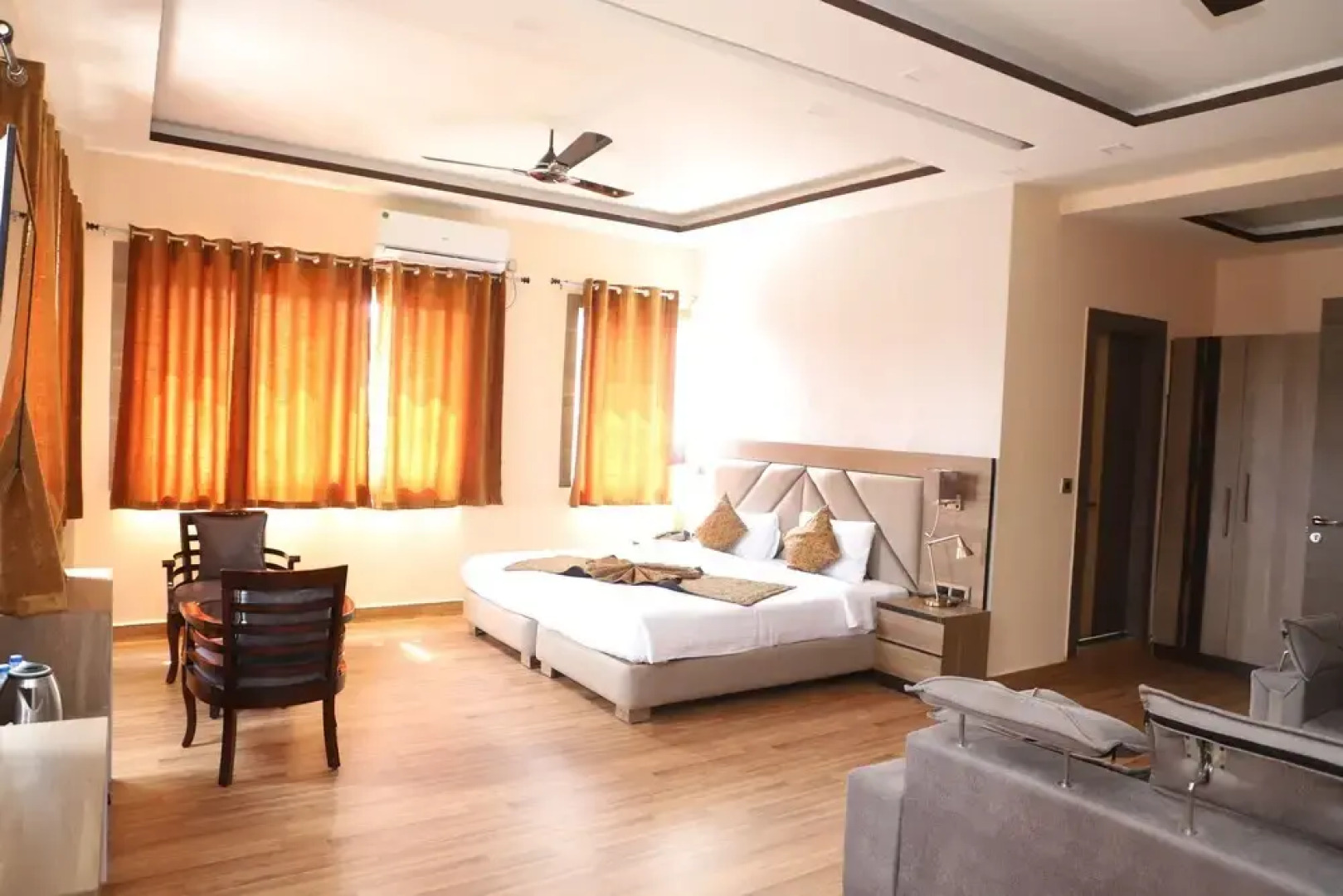 The Bodhi Palace Resort