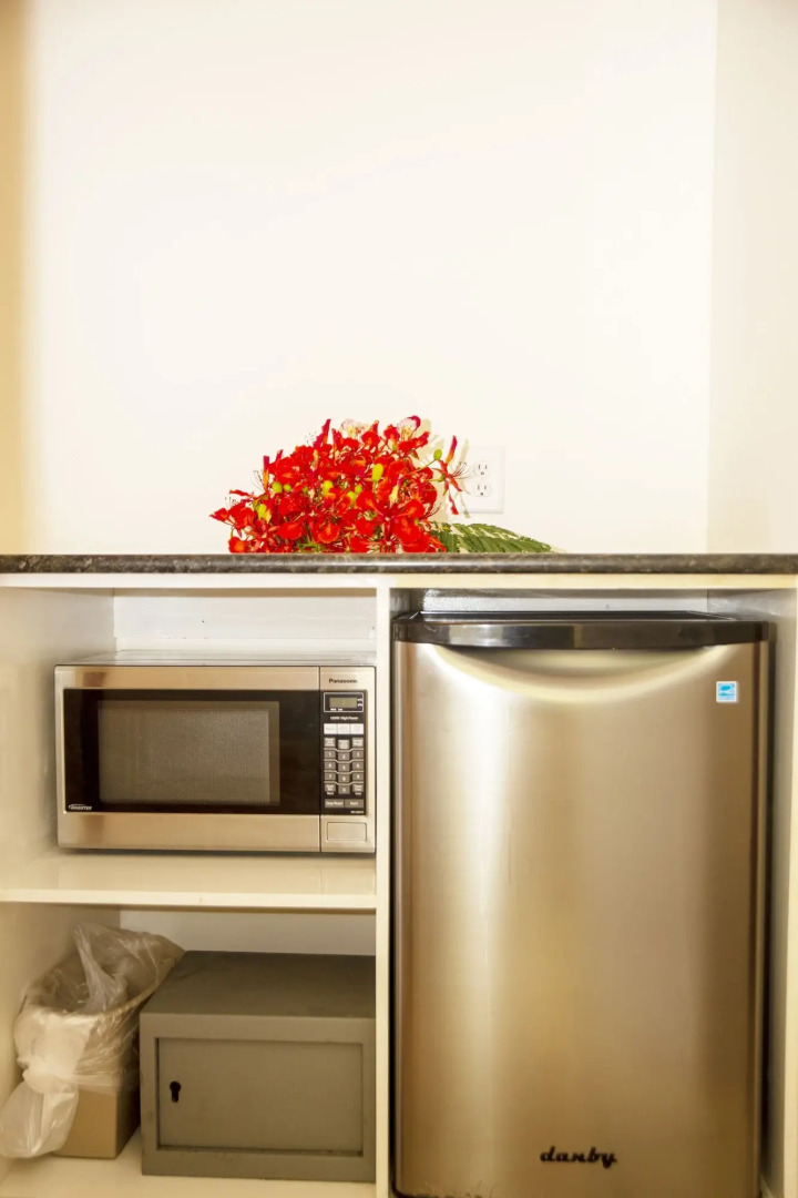 Orange Hill Beach Inn