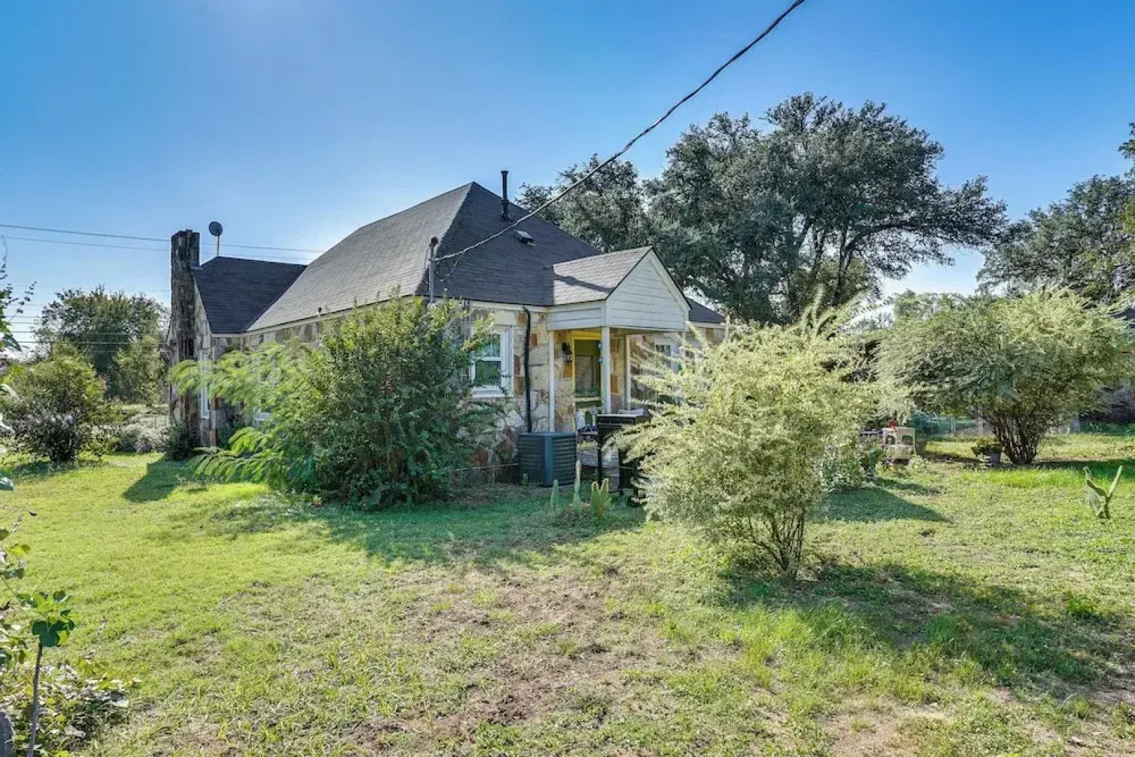 4 Mi to Dinosaur Valley: Rustic Glen Rose Cottage!