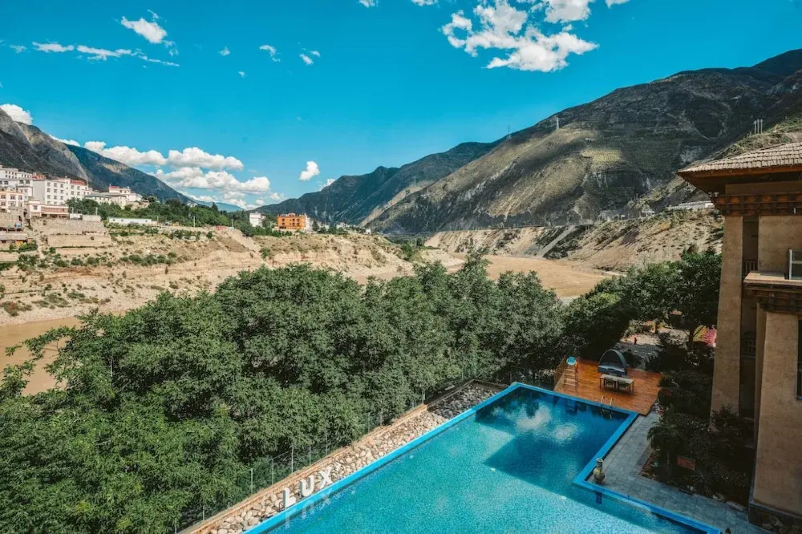 LUX Tea Horse Road Deqin Benzilan