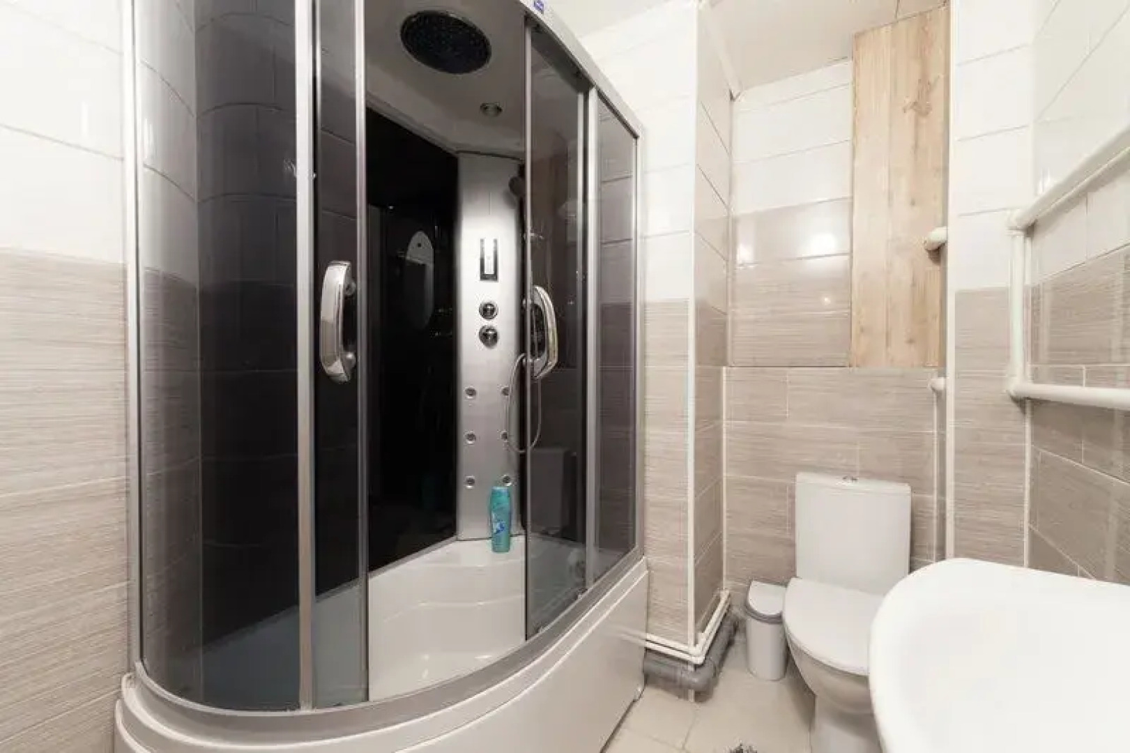 Apartments Viktory on street Pichugina, 6