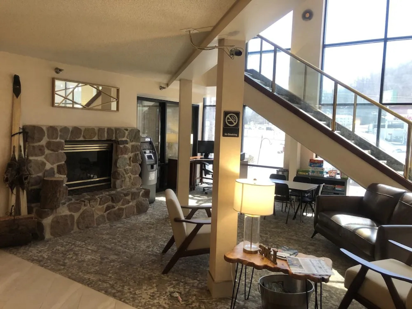 Express Suites Riverport Inn & Suites