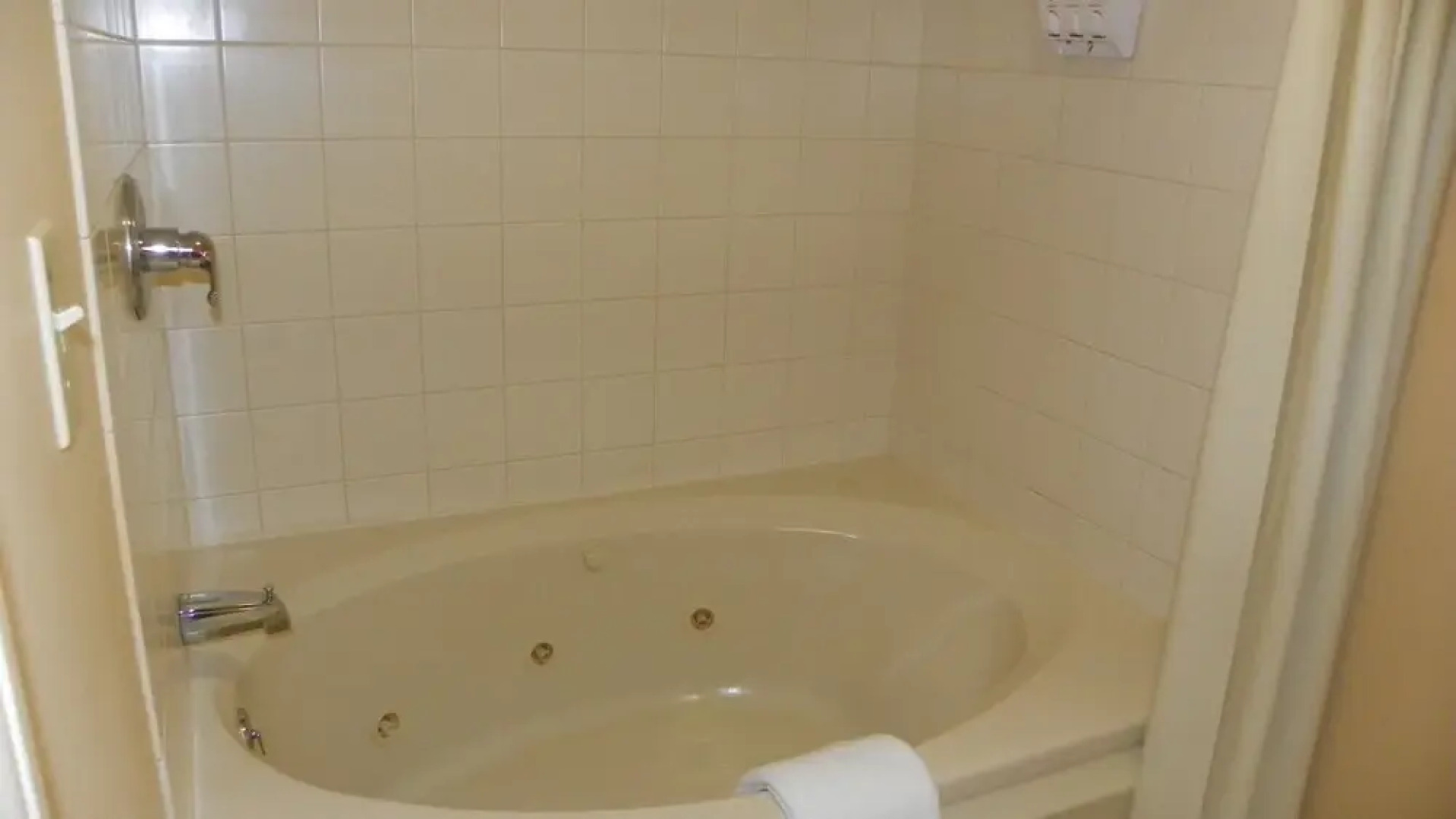 Spend Your Holidays at This 2 Bedroom Pollard Brook Resort Condo in the White Mountains of New Hampshire! - PB Dec 20th-27th, 2shw