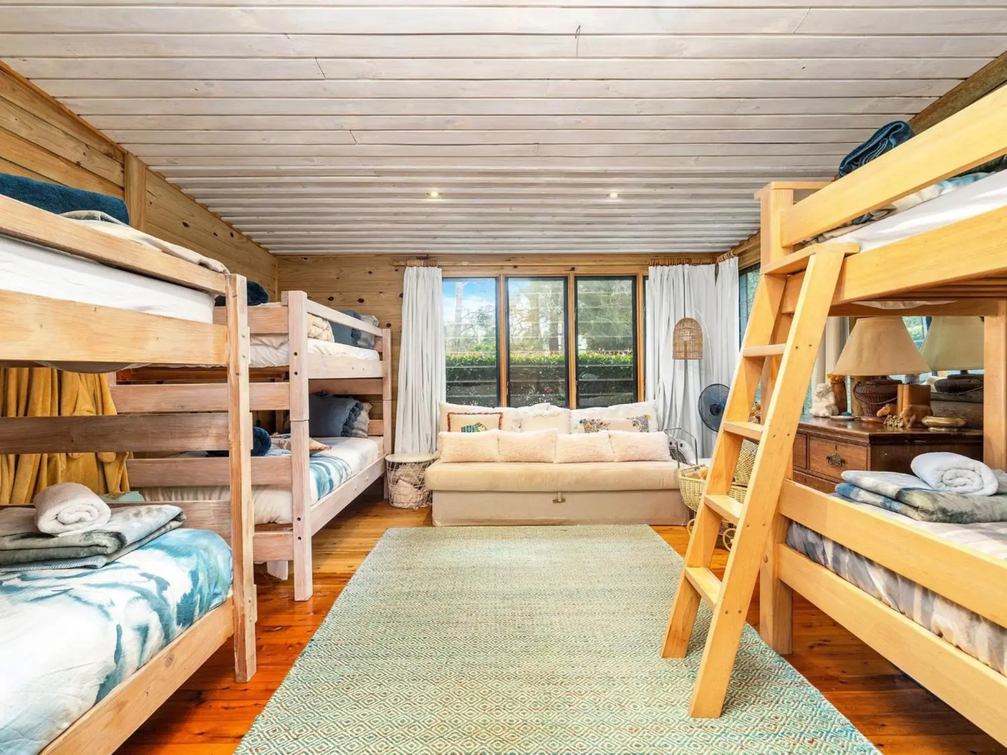 The Lake House at Erowal Bay 4pm Check Out Sundays