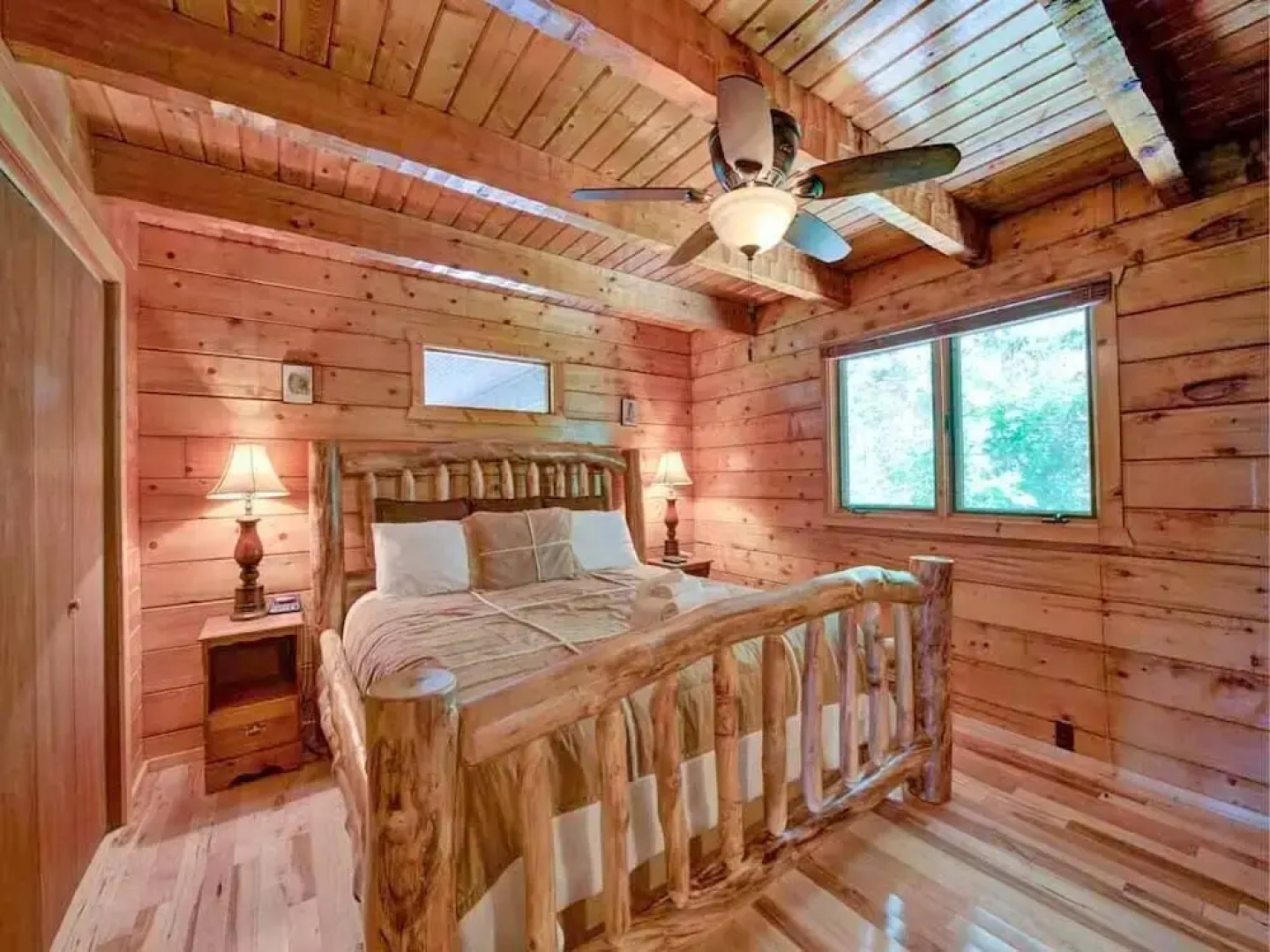 Seneca 1 Bedroom Home with Hot Tub