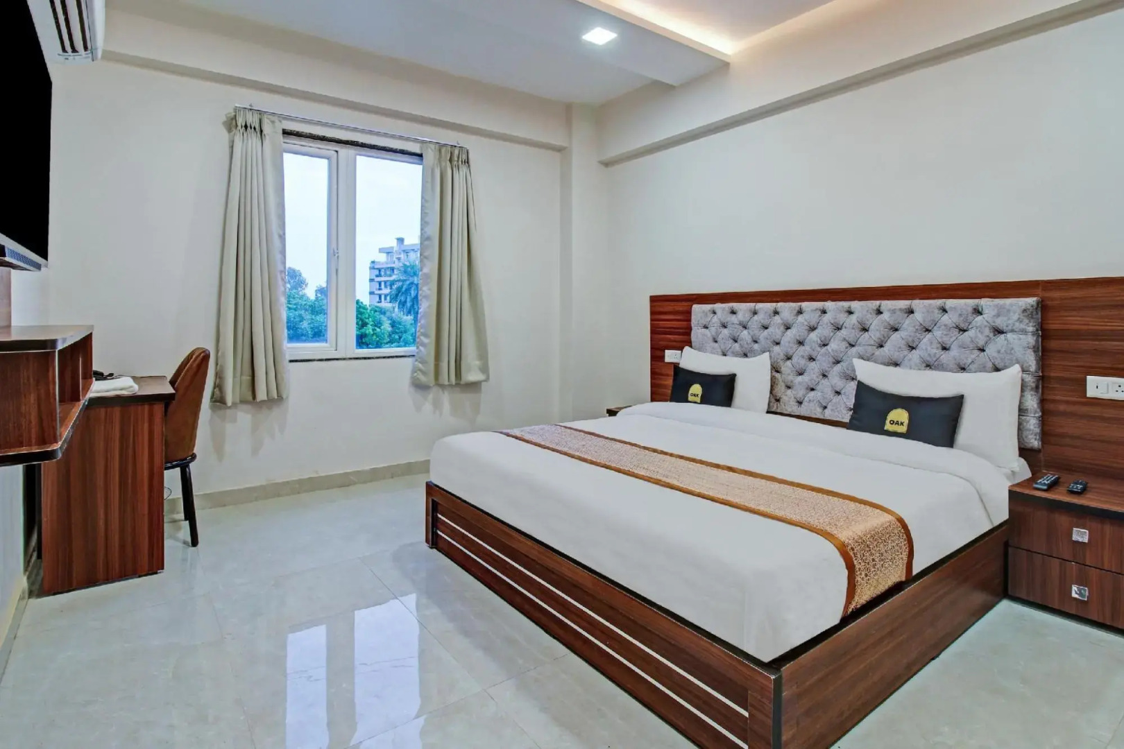 Townhouse OAK VS Shivanya