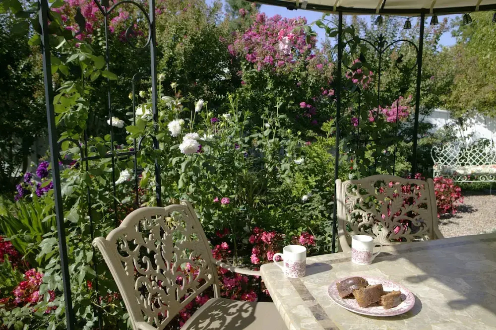 Kelley & Young Wine Garden Inn