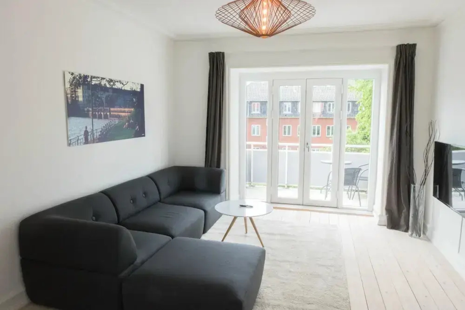 Beautiful 2-bed Apartment