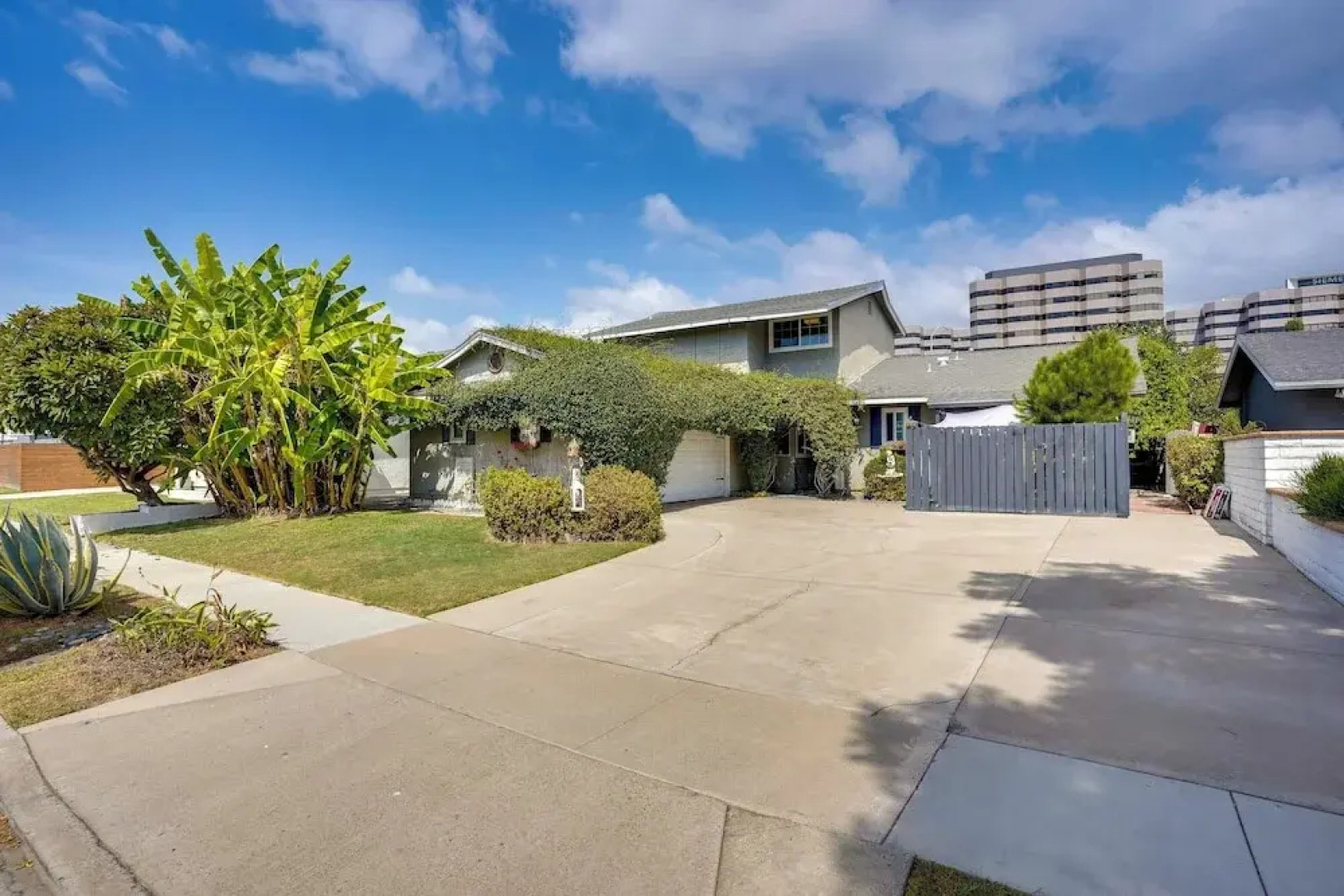 Pet-friendly Studio in Costa Mesa - 7 Mi to Beach!